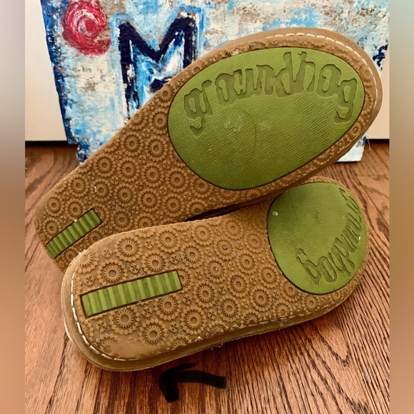 groundhog Slip On Sz 8 Cream Leather Rubber Sole Ballet - Picture 11 of 12